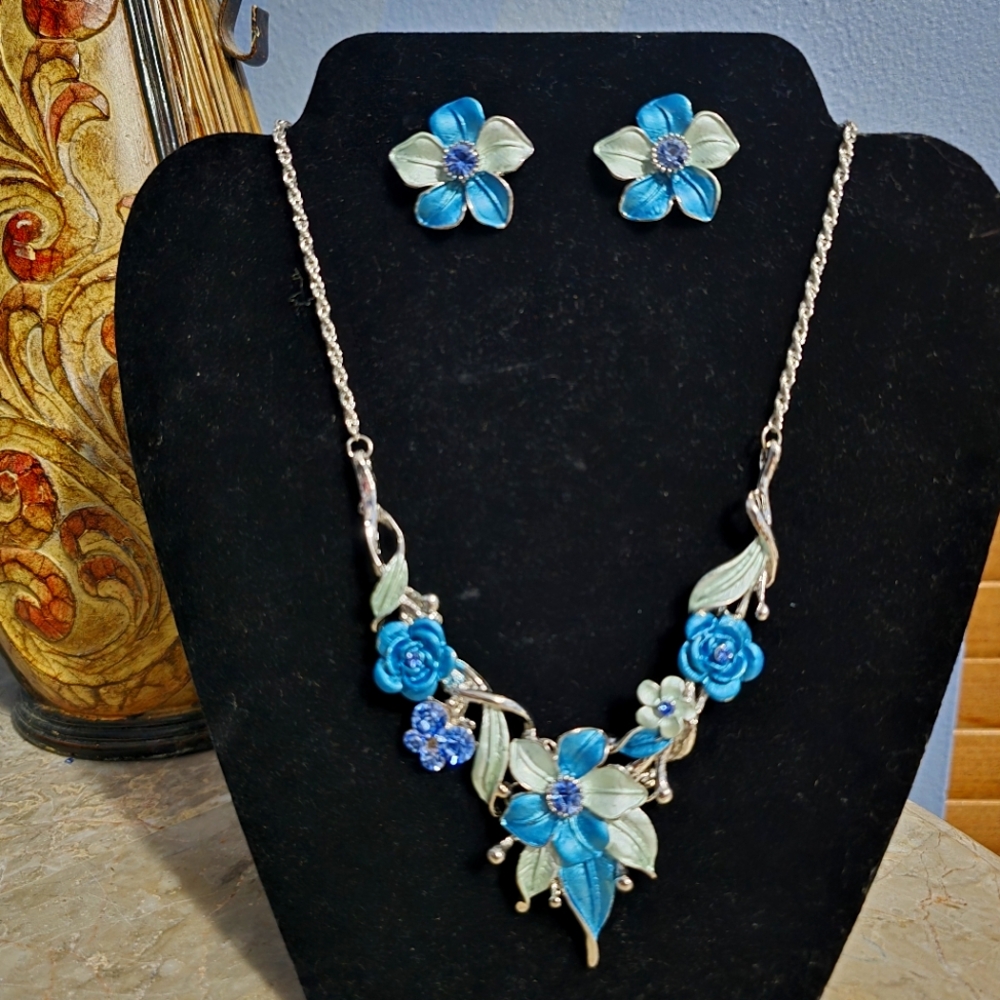 Floral Shades of Blue Metal & Crystals Silver-toned Necklace and Earring Set